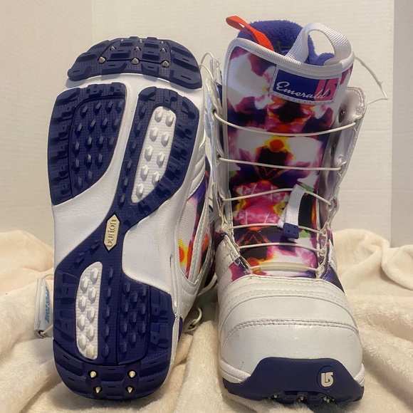 Women's/Girls Burton snowboarding boots - Picture 3 of 7